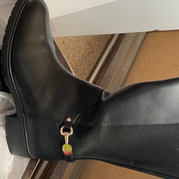 Boots - Picture 4 of 4